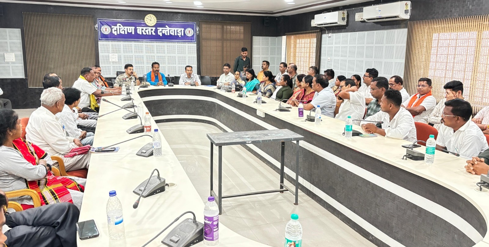 दंतेवाड़ा में शांति समिति की समीक्षा बैठक आयोजित, कोर कमेटी गठन का प्रस्ताव