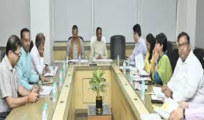  सीएम साय ने अधिकारियों को दिए निर्देश,हर मरीज तक पहुंचे दवा, हर गांव में मिले इलाज