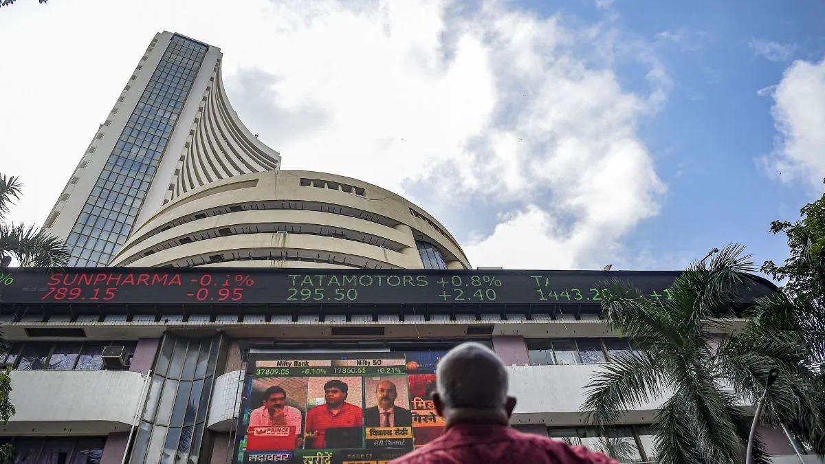 Stock Market Today: हरे निशान में खुला शेयर बाजार, एटरनल ने मारी बाजी, कोटक बैंक में बड़ी गिरावट
