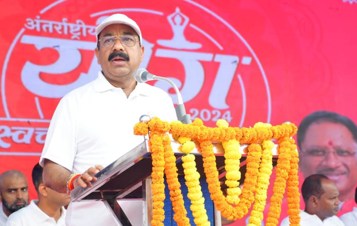 शरीर व मन को स्वस्थ रखने के लिए सर्वाेत्तम उपाय है योग : उपमुख्यमंत्री साव
