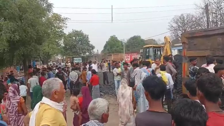 बालोद हाईवे पर ट्रक दुर्घटनाग्रस्त, चावल लदा वाहन हादसे का शिकार