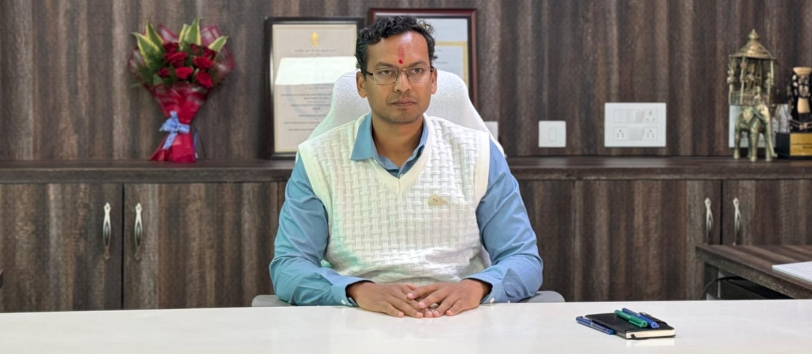 दंतेवाड़ा में नये कलेक्टर देवेश कुमार ध्रुव ने किया पदभार ग्रहण