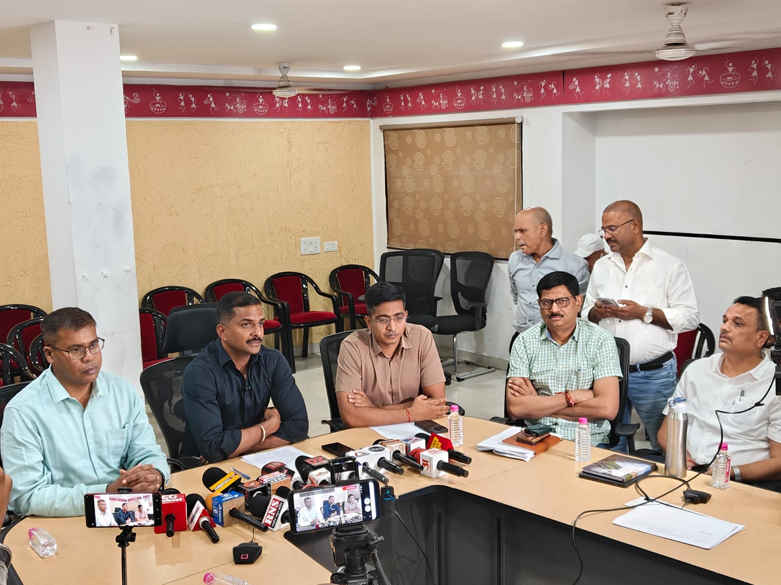 टी-20 क्रिकेट विश्व कप फायनल मैच के दौरान ऑनलाईन सट्टा संचालित करते 06 आरोपी गिरफ्तार