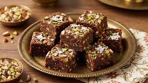 बाजार की मिलावटी मिठाई छोड़ें, घर पर बनाएं स्वादिष्ट डोडा बर्फी,यहां जानें रेसिपी 