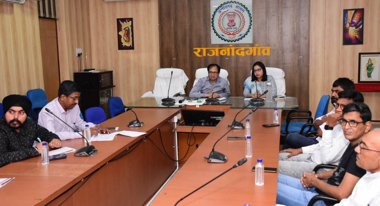 कलेक्टर ने पौधरोपण के दृष्टिगत उद्योगों को सौंपा दायित्व