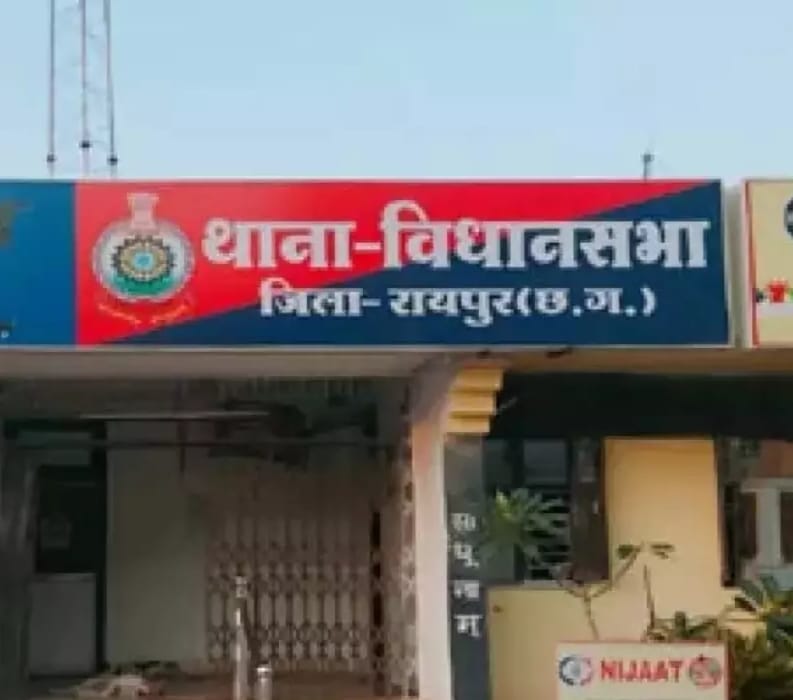 राजधानी रायपुर के विधानसभा थाना प्रभारी की संलिप्तता उजागर, क्राइम ब्रांच व साइबर पुलिस ने दो अवैध यार्डों में की छापेमारी