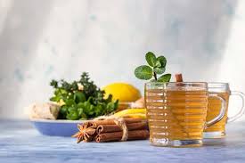 गैस और सूजन से राहत दिलाने वाली 6 देसी ड्रिंक्स, घर पर आसानी से बनाएं