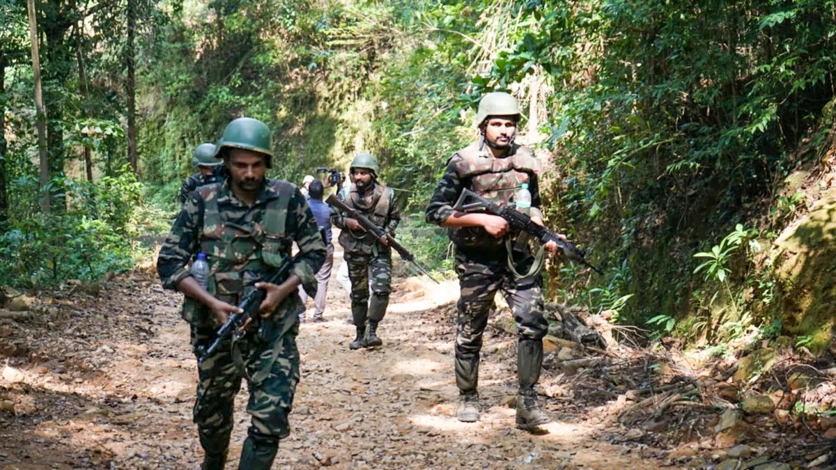 सुरक्षाबल और  नक्सलियों के बीच मुठभेड़,नक्सलियों पर होगी सख्त कार्रवाई..