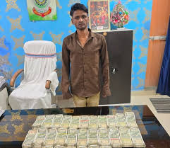 मधुबन अटल आवास में पुलिस की बड़ी कार्रवाई,14 लाख रुपये नगद बरामद 