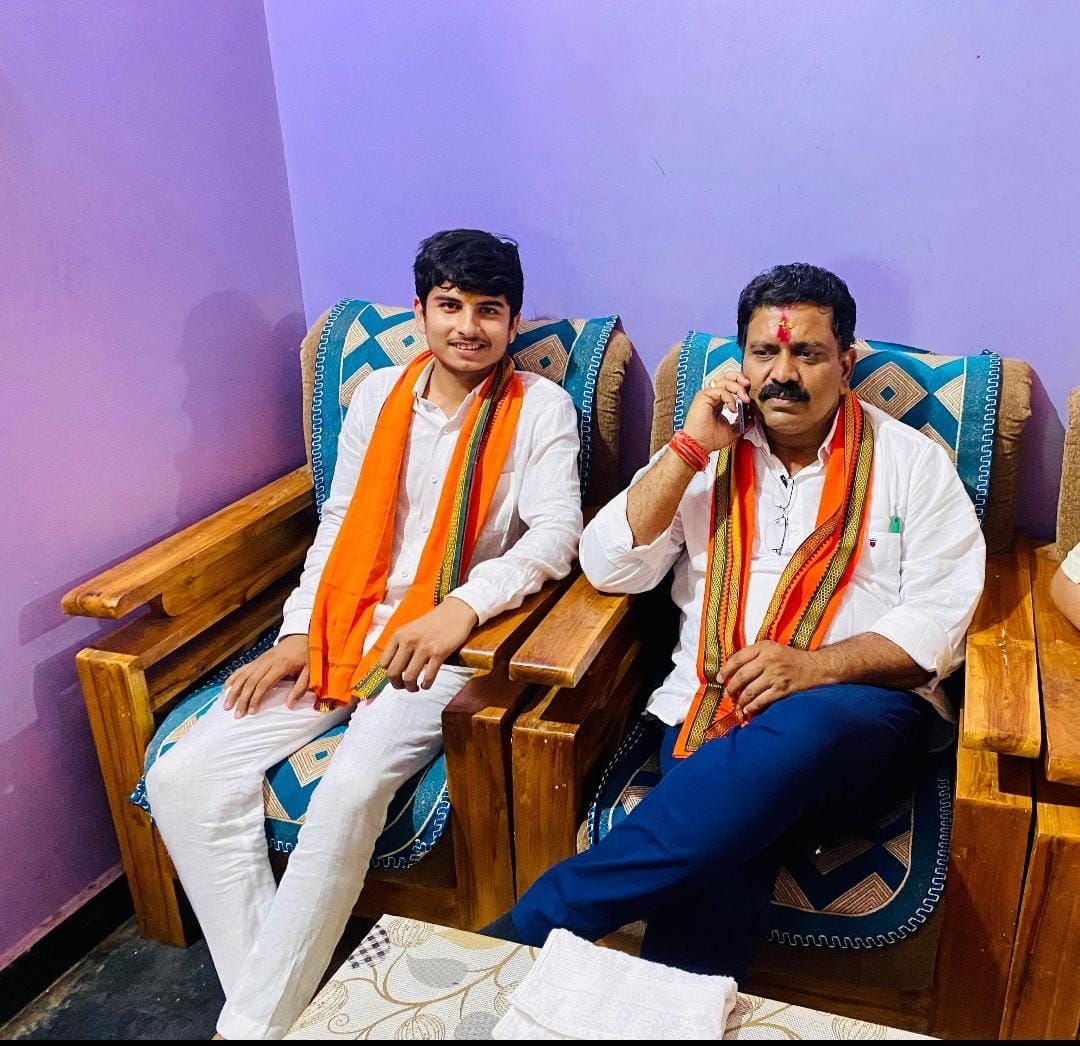 छुरा दौरे पर पहुंचे उपमुख्यमंत्री से युवा मोर्चा मंडल उपाध्यक्ष सुजल कोठरी ने की मुलाकात 