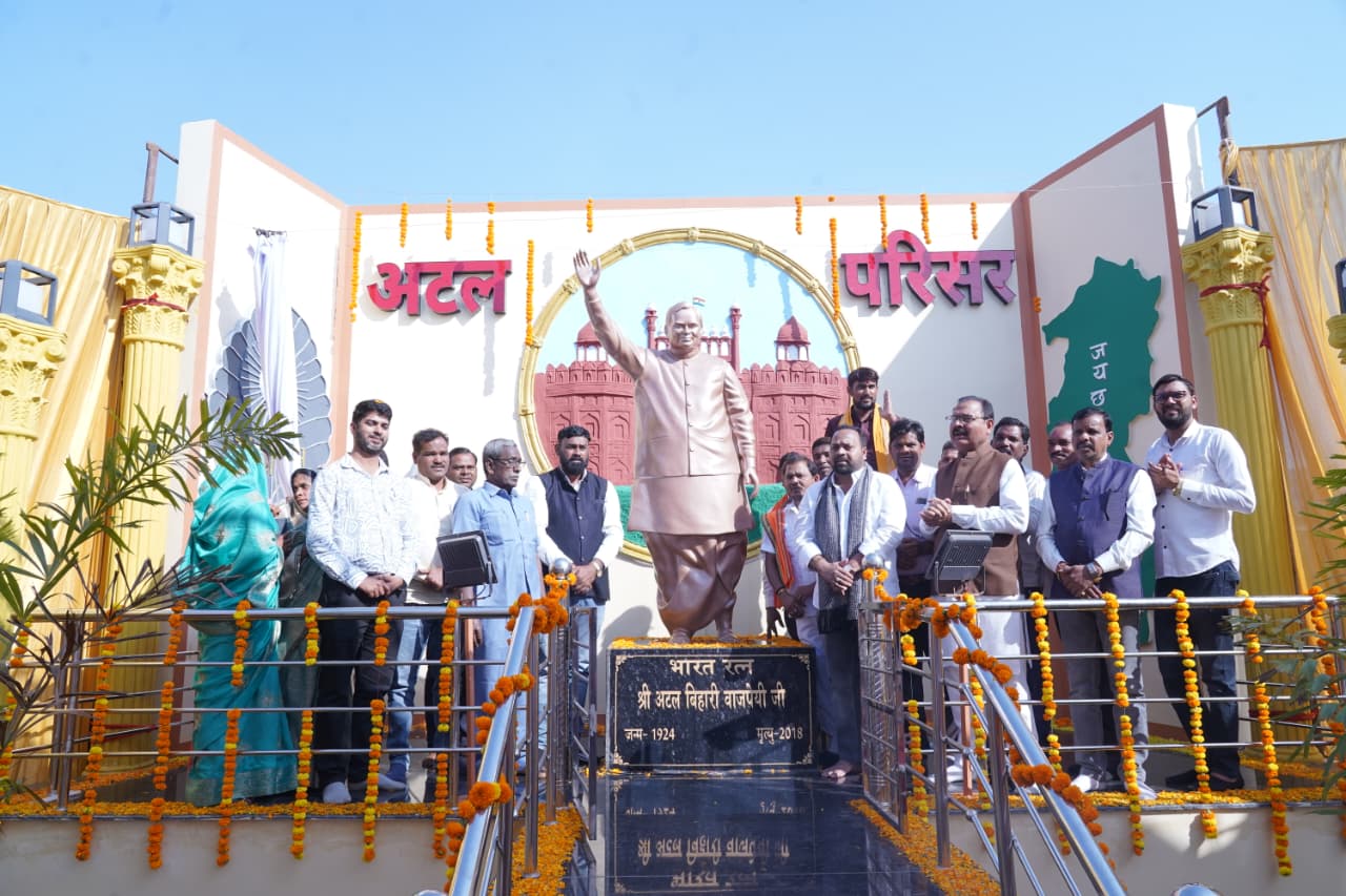 बेमेतरा विधायक दीपेश साहू ने बेरला में किया अटल परिसर का लोकार्पण