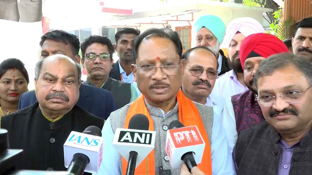 पुलिस और ग्रामीणों के बीच हुई हिंसक झड़प,मुख्यमंत्री ने घटना की जांच में दोषी पाए गए लोगों के खिलाफ कार्रवाई की बात कही