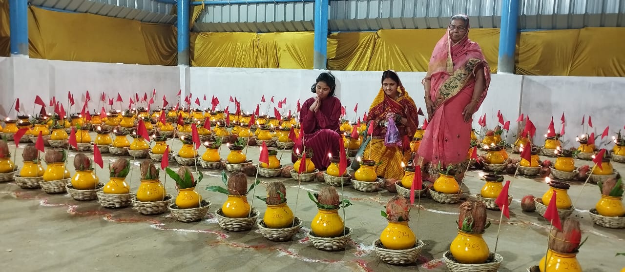 नवरात्र के तृतीय दिवस पर श्री राघव मंदिर में की गई माता चन्द्रघण्टा की पूजा