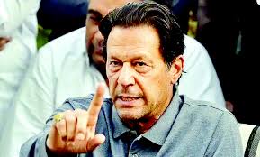 इमरान खान: मौत की अफवाहों के बीच बेटे ने मांगा पिता के जिंदा होने का प्रमाण