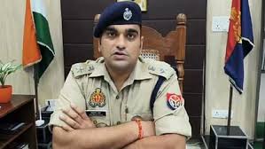 गांजा तस्करों से सांठगांठ,एसपी ने आरक्षक को किया सस्पेंड 