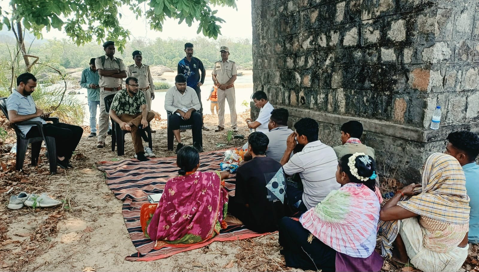 शबरी नदी तट पर पर्यटन सुविधाओं के विस्तार की तैयारी ,कलेक्टर अमित कुमार ने किया निरीक्षण