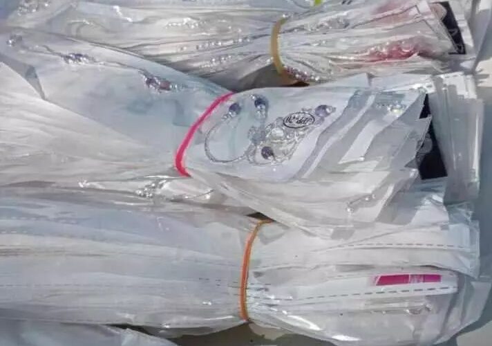 पुलिस को देखकर भाग निकला तस्कर ,चेकिंग के दौरान 4 लाख का चांदी जब्त