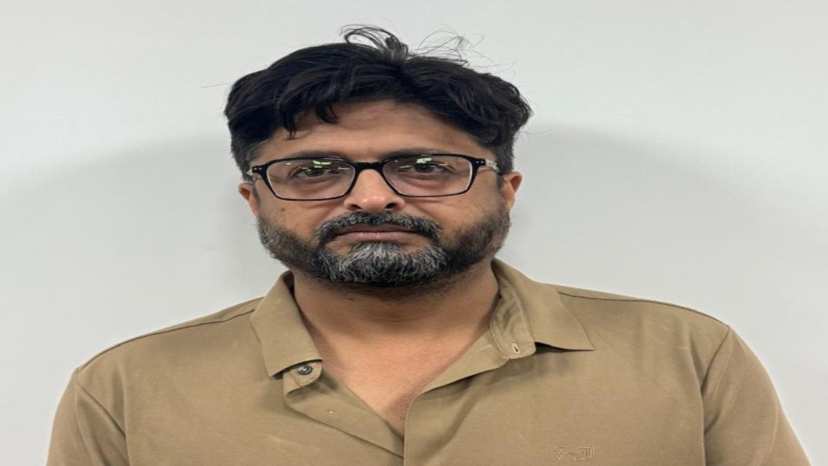 5 महीने से फरार कारोबारी गिरफ्तार, 7 करोड़ के GST घोटाले में DGGI का बड़ा एक्शन
