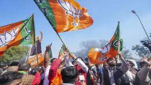 दिल्ली में आप का ढह गया किला,बीजेपी शानदार जीत की ओर 