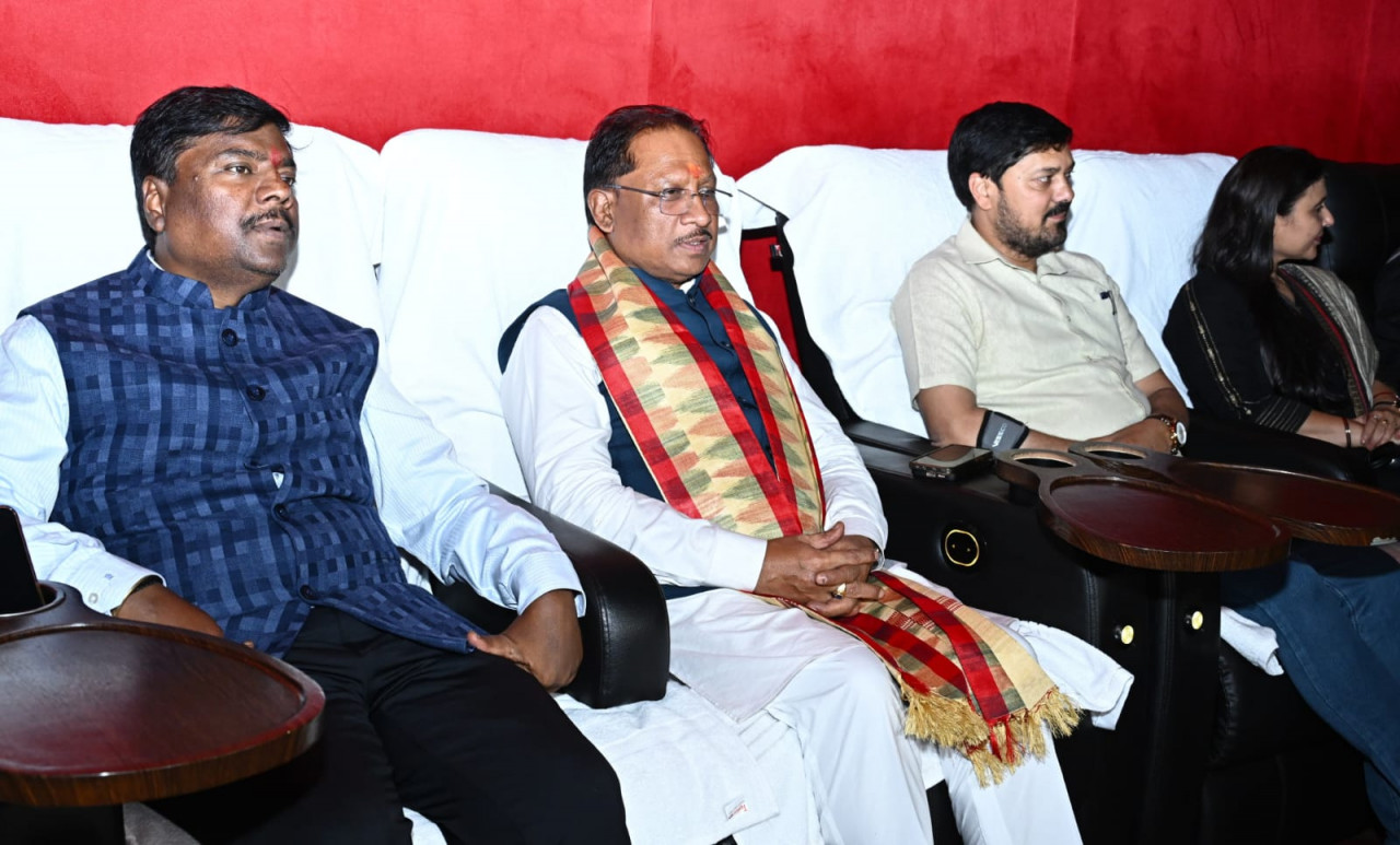 मुख्यमंत्री विष्णुदेव साय ने देखी छावा फिल्म
