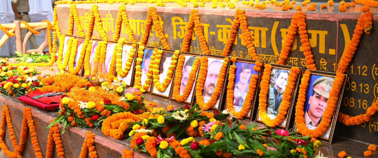 वाणिज्य और उद्योग, श्रम मंत्री लखन लाल देवांगन ने दी शहीदों को श्रद्धांजलि