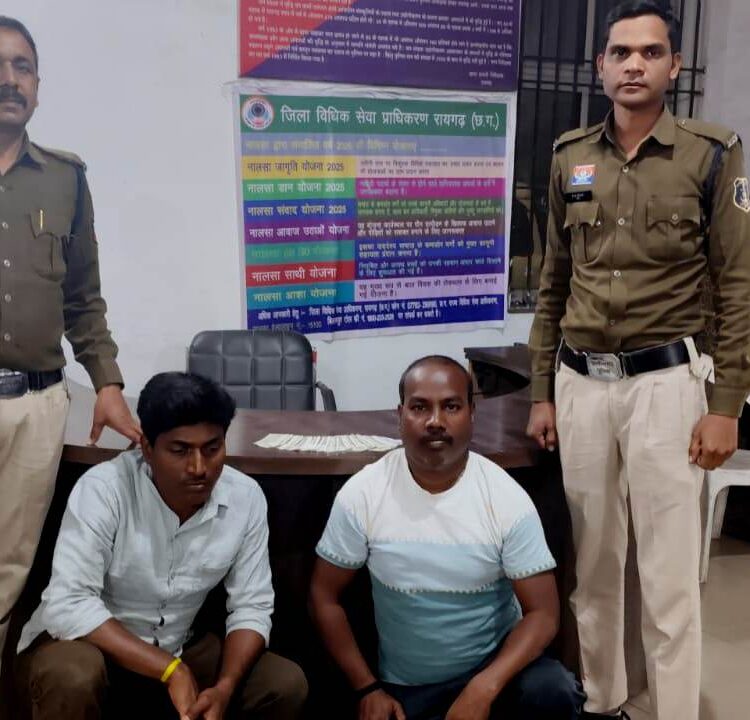 चांदमारी ईदगाह के पास कोतवाली पुलिस की जुआ रेड -दो जुआरी गिरफ्तार, 8200 नगदी और ताश जब्त