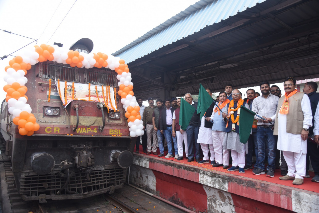  श्री रामलला दर्शन के लिए बिलासपुर संभाग से रवाना हुए 836 श्रद्धालु