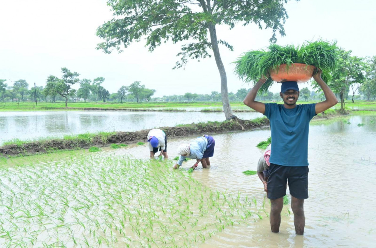 किसानों को खाद-बीज की आपूर्ति, प्रशासन की सतत निगरानी जारी