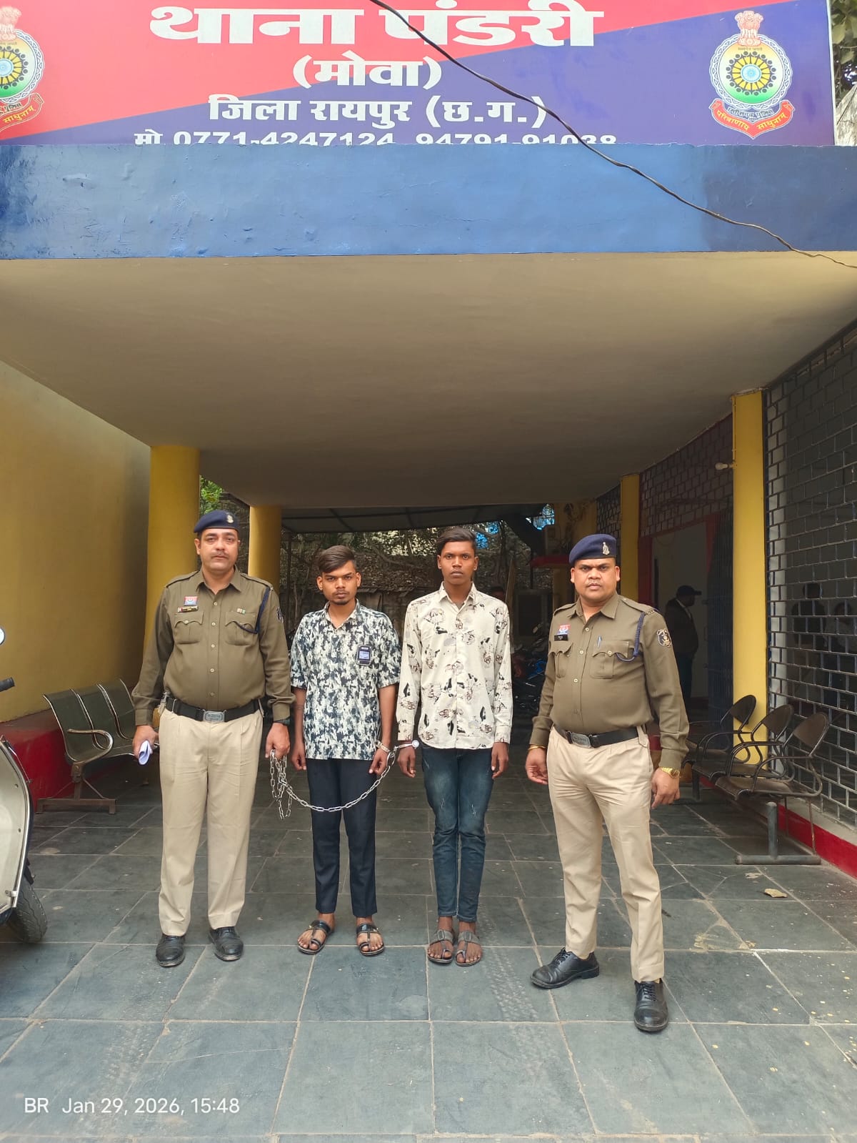 राजधानी रायपुर में धारदार चाकू के साथ 02 आरोपी गिरफ्तार