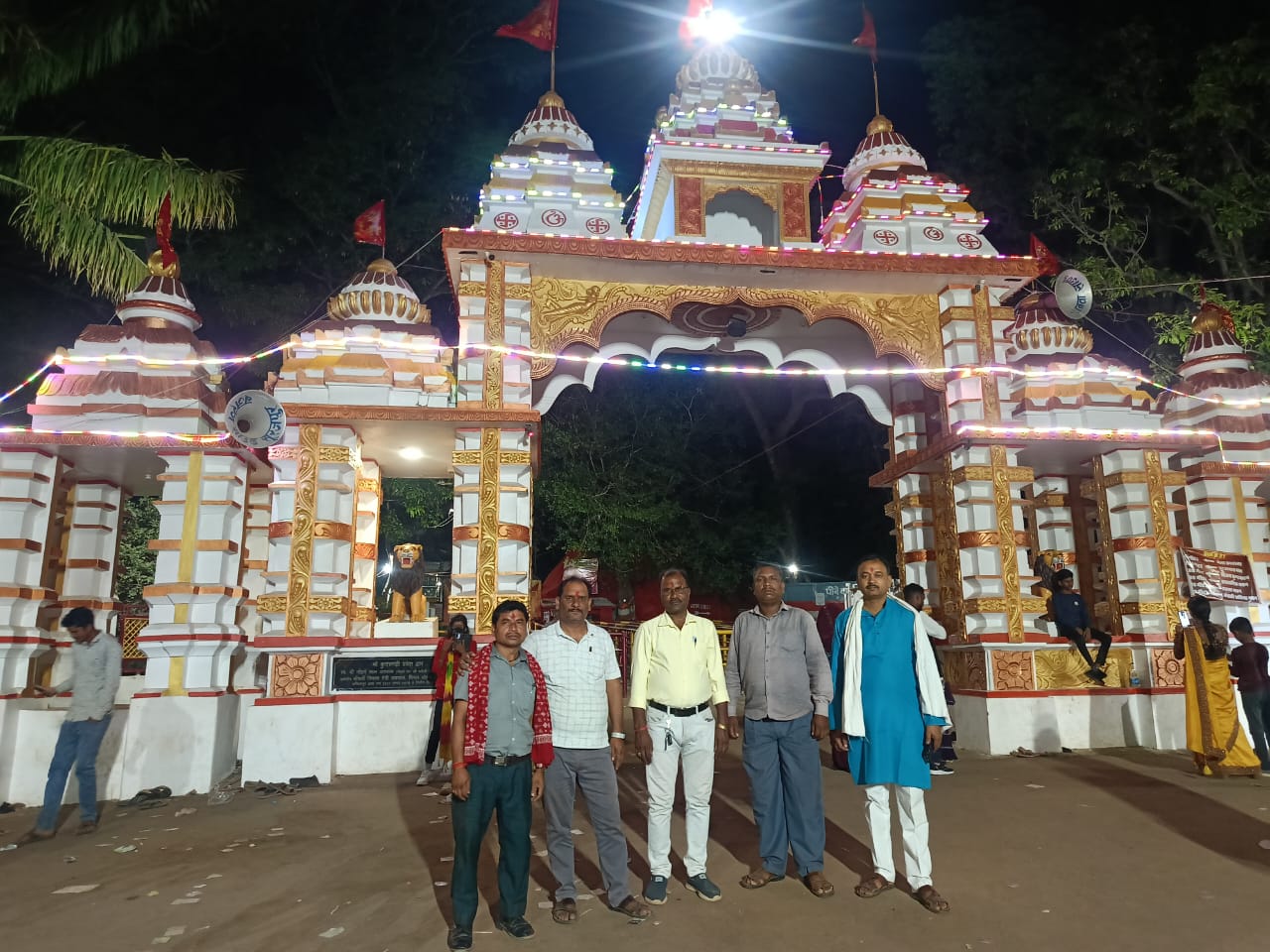 शिक्षक फेडरेशन ने मां कुदरगढ़ी धाम में नि: शुल्क प्याऊ खोलकर की श्रद्धालुओं की सेवा