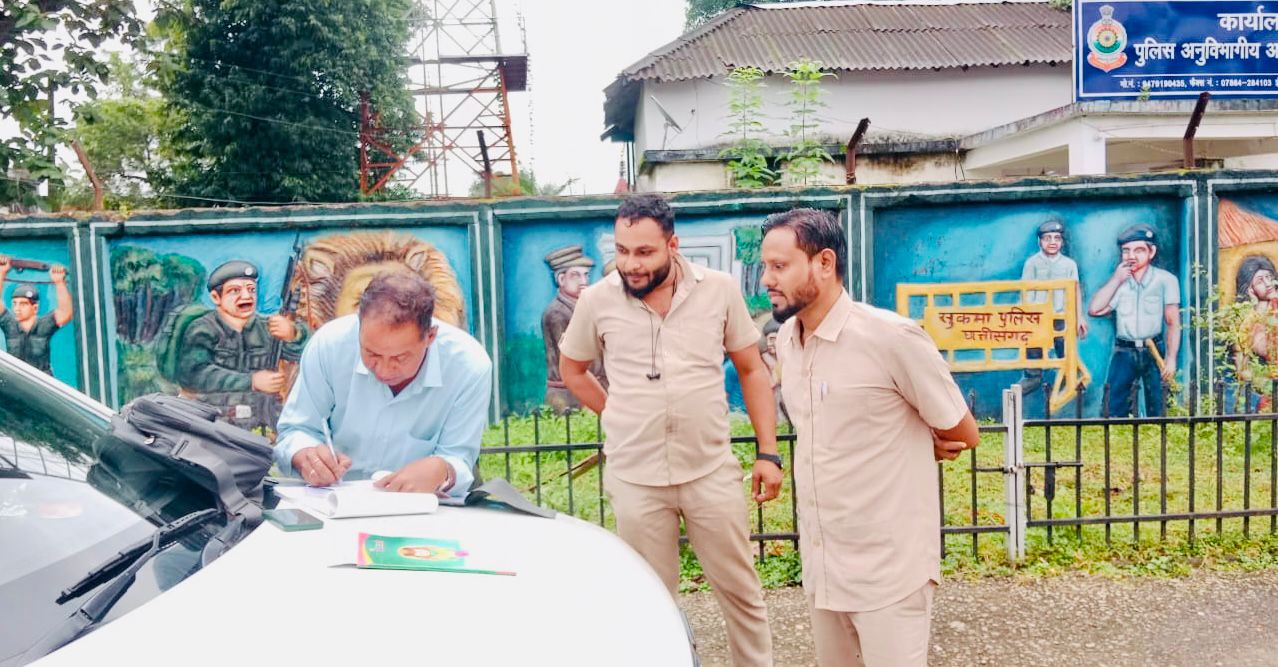 यात्रियों की सुरक्षा पर प्रशासन की सख्त कार्यवाही,यात्री बसों की हुई कड़ी जाँच, 12 हज़ार का जुर्माना