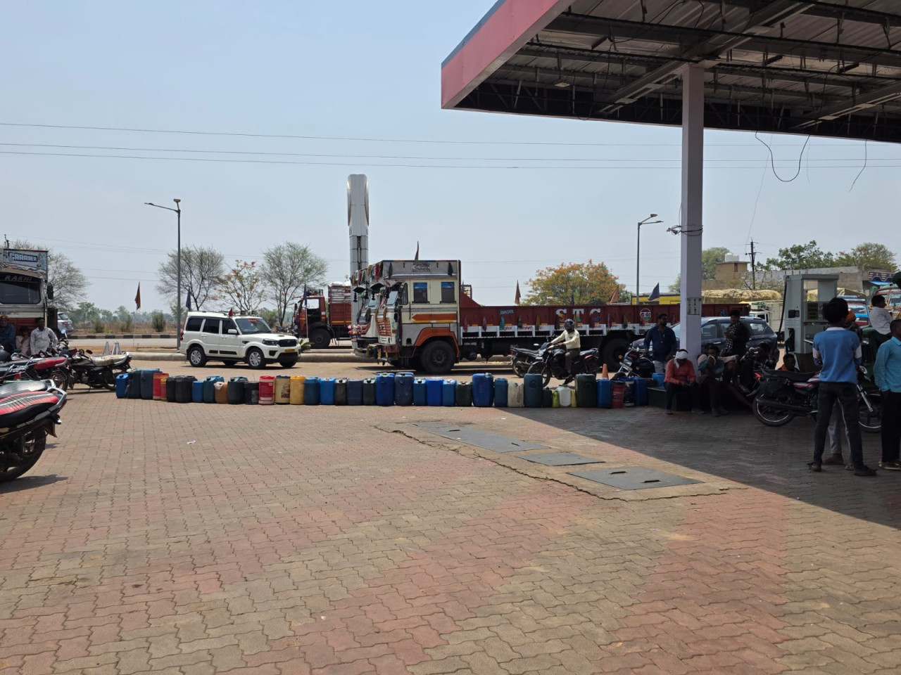 अनियमितता पर प्रशासन की बड़ी कार्यवाही, दरचुरा स्थित सीमा पेट्रोल पम्प सील
