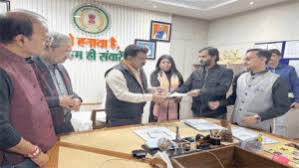 रायपुर प्रेस क्लब ने गृहमंत्री को सौंपा ज्ञापन, कहा – पत्रकारों की सुरक्षा सुनिश्चित कराने की दिशा में हो ठोस पहल