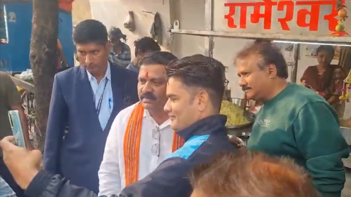 आज अपने पुराने रंग में नजर आए उप मुख्यमंत्री विजय शर्मा,सेल्फी खिंचाने के लिए उमड़ पड़े.लोग 