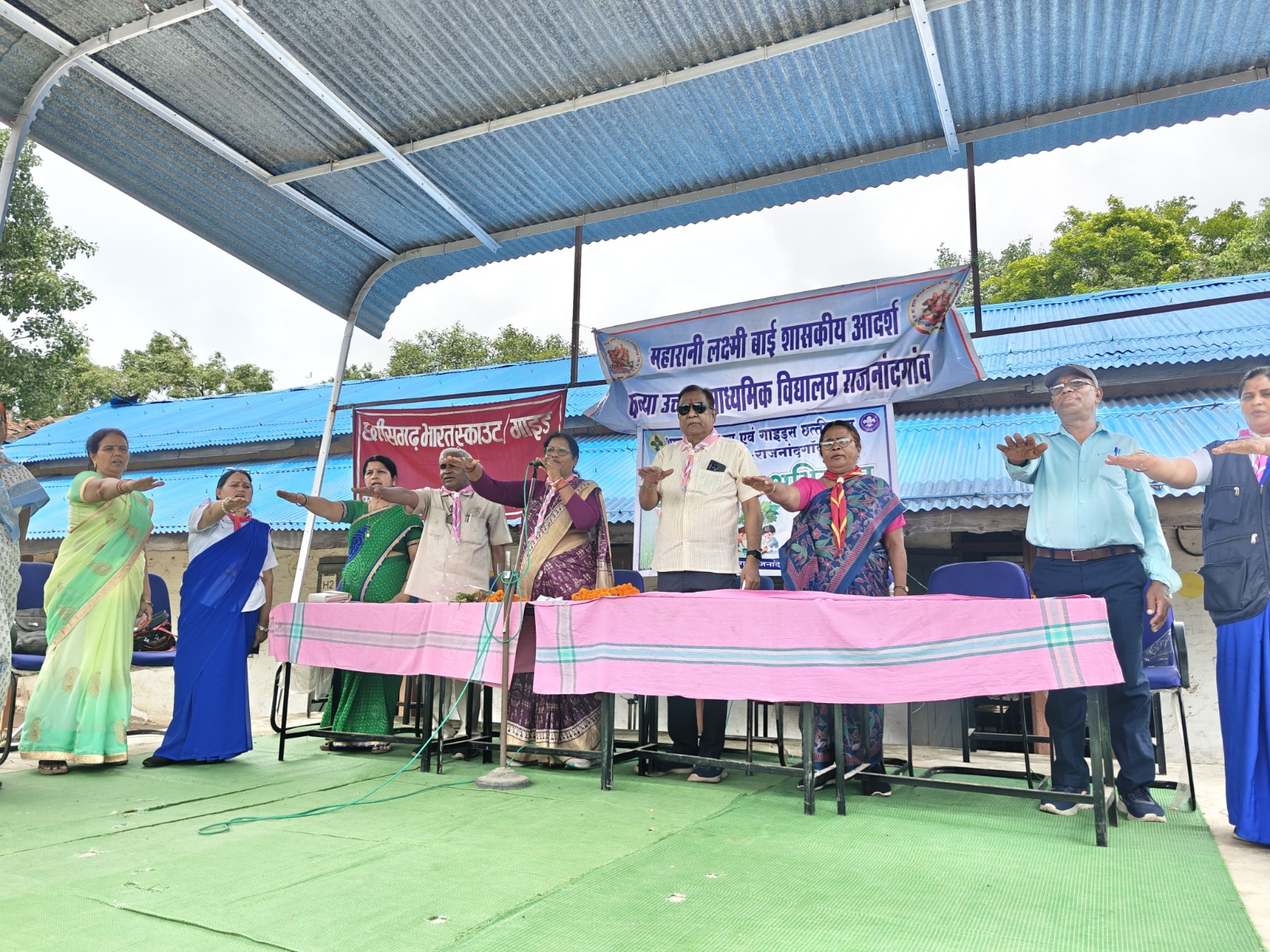 भारत स्काउट गाइड्स द्वारा महरानी लक्ष्मीबाई स्कूल में वृहद वृक्षारोपण कार्यक्रम आयोजित