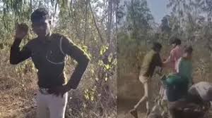 नर्सरी में गर्लफ्रेंड संग पकड़ाए फॉरेस्ट गार्ड की पिटाई, फिर प्रेमिका के सामने नचाया