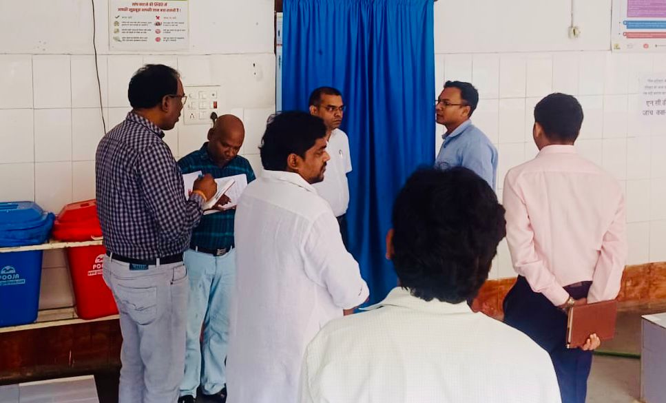स्वास्थ्य सेवाओं में सुधार को लेकर कलेक्टर ध्रुव सख्त ,कोंटा सामुदायिक स्वास्थ्य केंद्र का औचक निरीक्षण