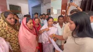  चंदखुरी में सचिव के खिलाफ ग्रामीणों ने किया प्रदर्शन, सचिव को हटाने की मांग