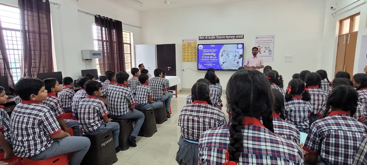 पीएम श्री केंद्रीय विद्यालय महराजपुर, कवर्धा स्टेम सप्ताह आयोजन
