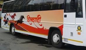 पुणे में सरकारी बस में महिला से दुष्कर्म,आरोपी फरार  