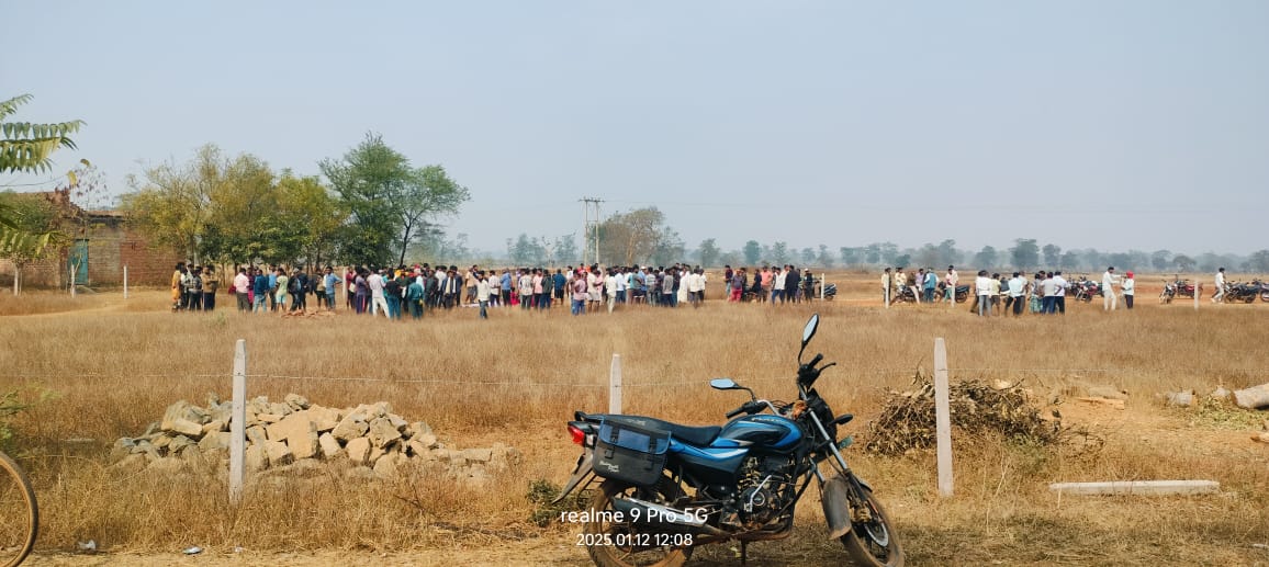 बाइक सवार की फेंसिंग तार में फंसने से मौके पर हुई मौत