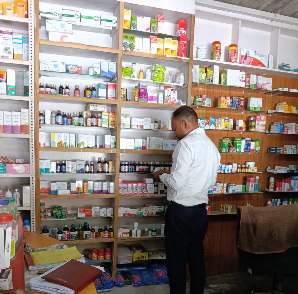 “सही दवा, शुद्ध आहार” अभियान के तहत मनेंद्रगढ़, झगराखांड व खोंगापानी में खाद्य एवं औषधि विभाग की बड़ी कार्रवाई