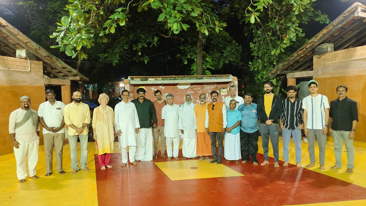 चेन्नई के मदुरै में आयोजित 23 देशों के  छात्र-छात्राओं के प्रशिक्षण के समापन समारोह में गरियाबंद से भी शामिल हुए प्रतिनिधि 