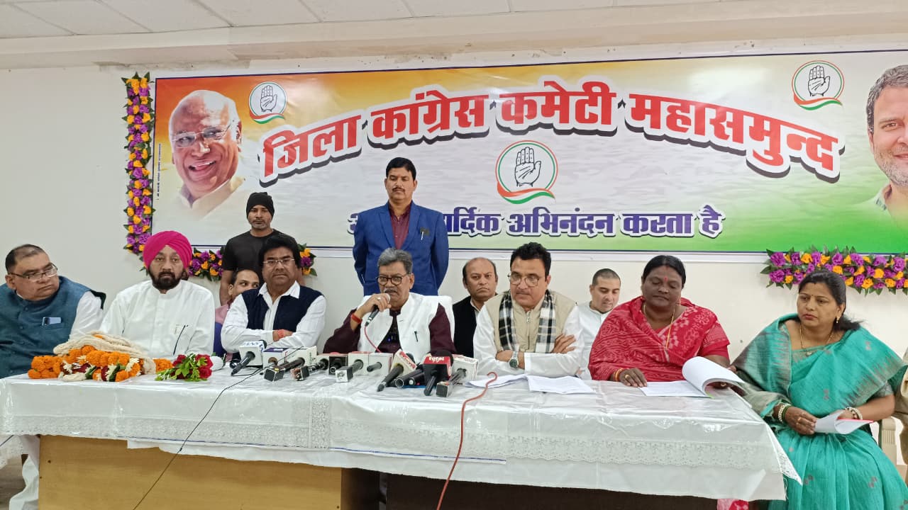  मोदी सरकार मनरेगा कानून को खत्म करना चाह रही: चरणदास महंत