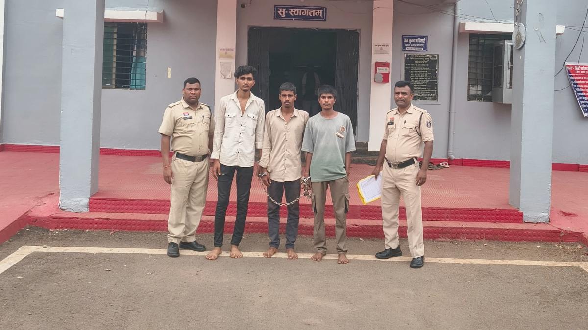 रास्ता पूछने के बहाने रोका, गले पर चाकू अड़ाकर लूट... बालोद पुलिस ने 3 लुटेरों को दबोचा