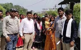 बिलासपुर के इस गांव में ट्रांसफार्मर खराब होने से 10 दिन से बिजली गुल, ग्रामीणों ने किया बिजली कार्यालय का घेराव