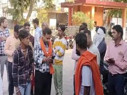 मूकबधिर 19 साल की लड़की से मुंह बोला चाचा ने किया छेड़छाड़, स्थानीय लोगों में आक्रोश