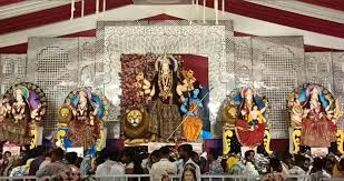 कबीरधाम जिले में भक्ति और आस्था का अद्भुत नजारा,नेवारीगुड़ा दुर्गा पंडाल बना श्रद्धा का केंद्र