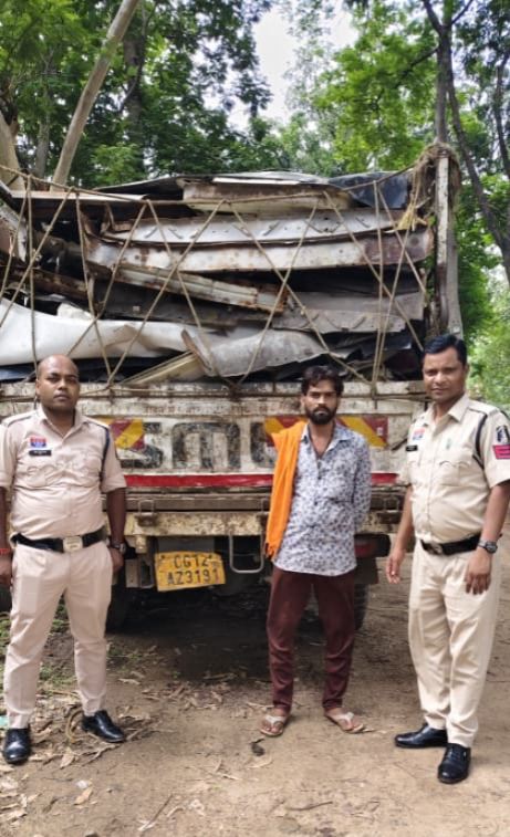 -1ऑपरेशन प्रहार-1 का बड़ा वार! 6.5 टन संदिग्ध कबाड़, 2 मालवाहक वाहन समेत ₹28.48 लाख की जब्ती