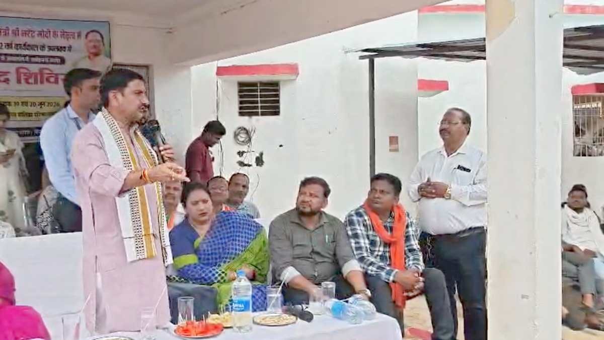 केंद्रीय मंत्री तोखन साहू ने CMO को लगाई फटकार, 25 लाख के विकास कार्य में देरी पर जताई नाराजगी